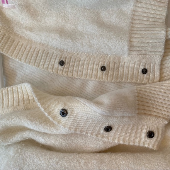 Cropped cardigan with F logo - Picture 7 of 11